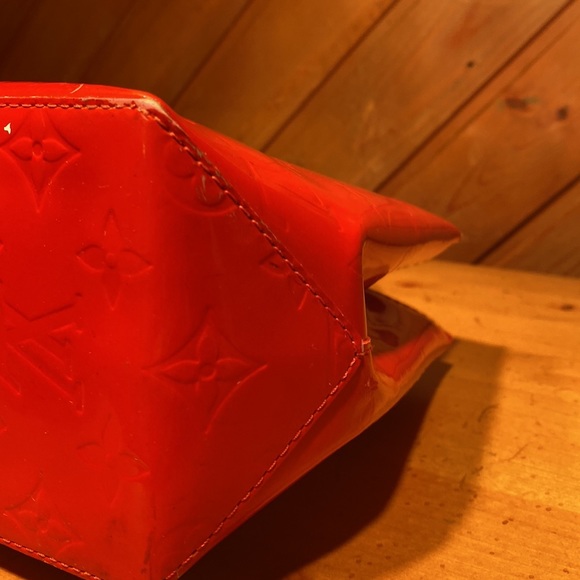 LV Vernis Red Reade PM Tote - Picture 11 of 14